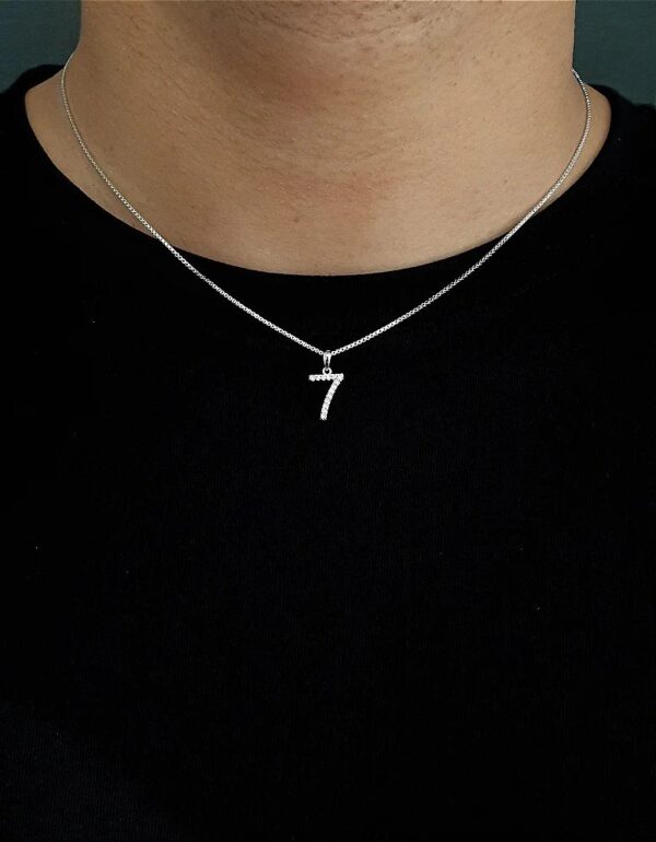 Gargantilha NJ + Pingente 7 Banhado a Ouro Branco
