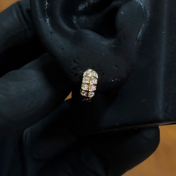 Brinco argola cravejado 2 fileira banhado a ouro 18K