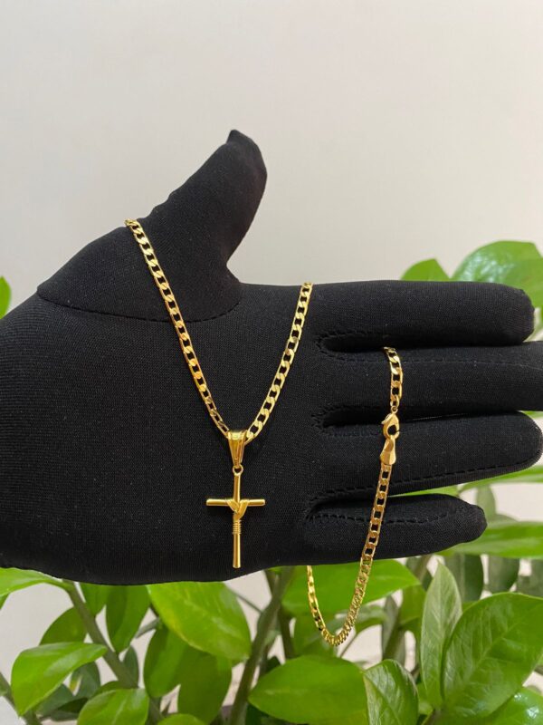 Corrente Pitbull 3mm + Pingente Cruz Amarrada Banhado a Ouro 18K - R$ 240