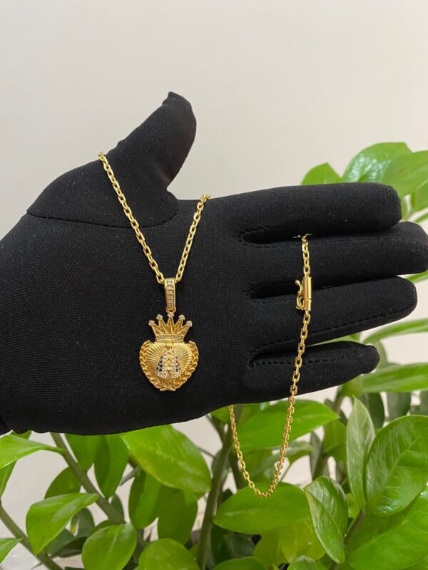 Corrente Cadeado 2mm + Pingente Nossa Senhora Cravejado Banhada a Ouro 18K