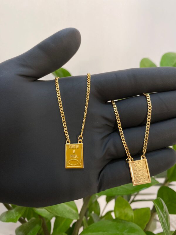 Escapulário grumet Deus é fiel banhado a ouro 18k