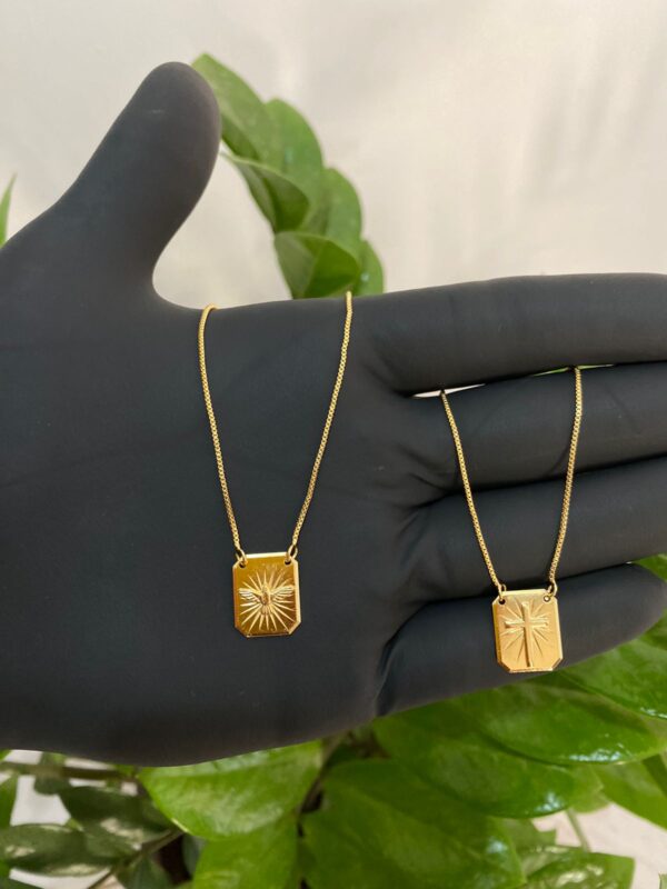 Escapulário veneziano imagem 3D banhado a ouro 18k